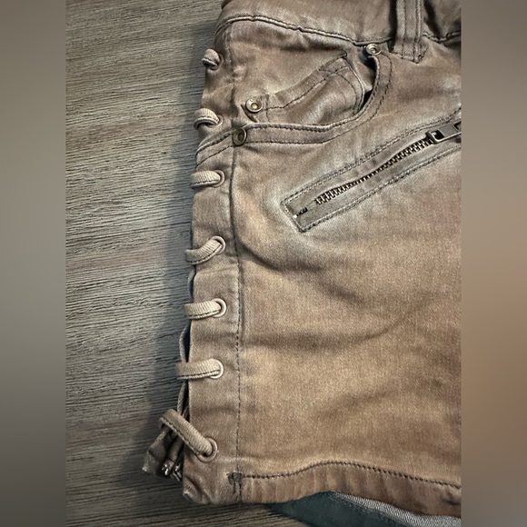 Free People Lone Ranger Distressed Brown Shorts - Size 26 - Picture 6 of 9